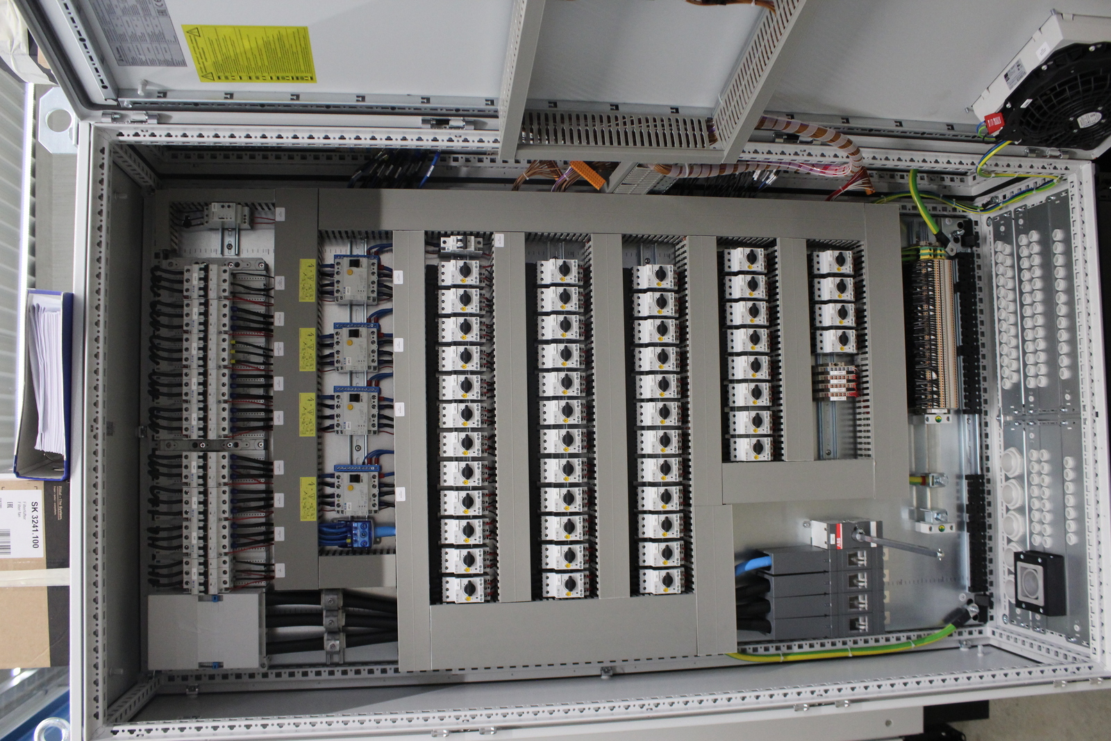 Control cabinet Amacs EV2240 Vent., manure removal, water